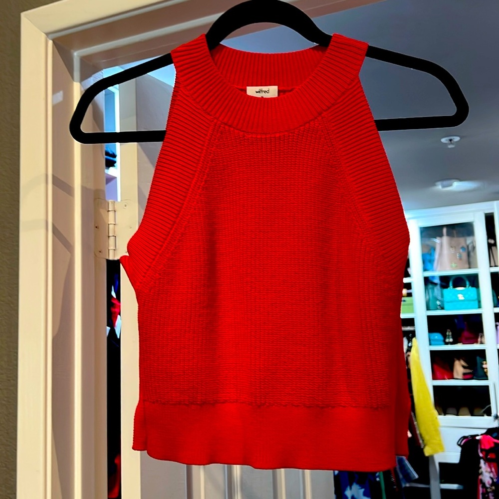 Aritzia knitted cropped red top size medium